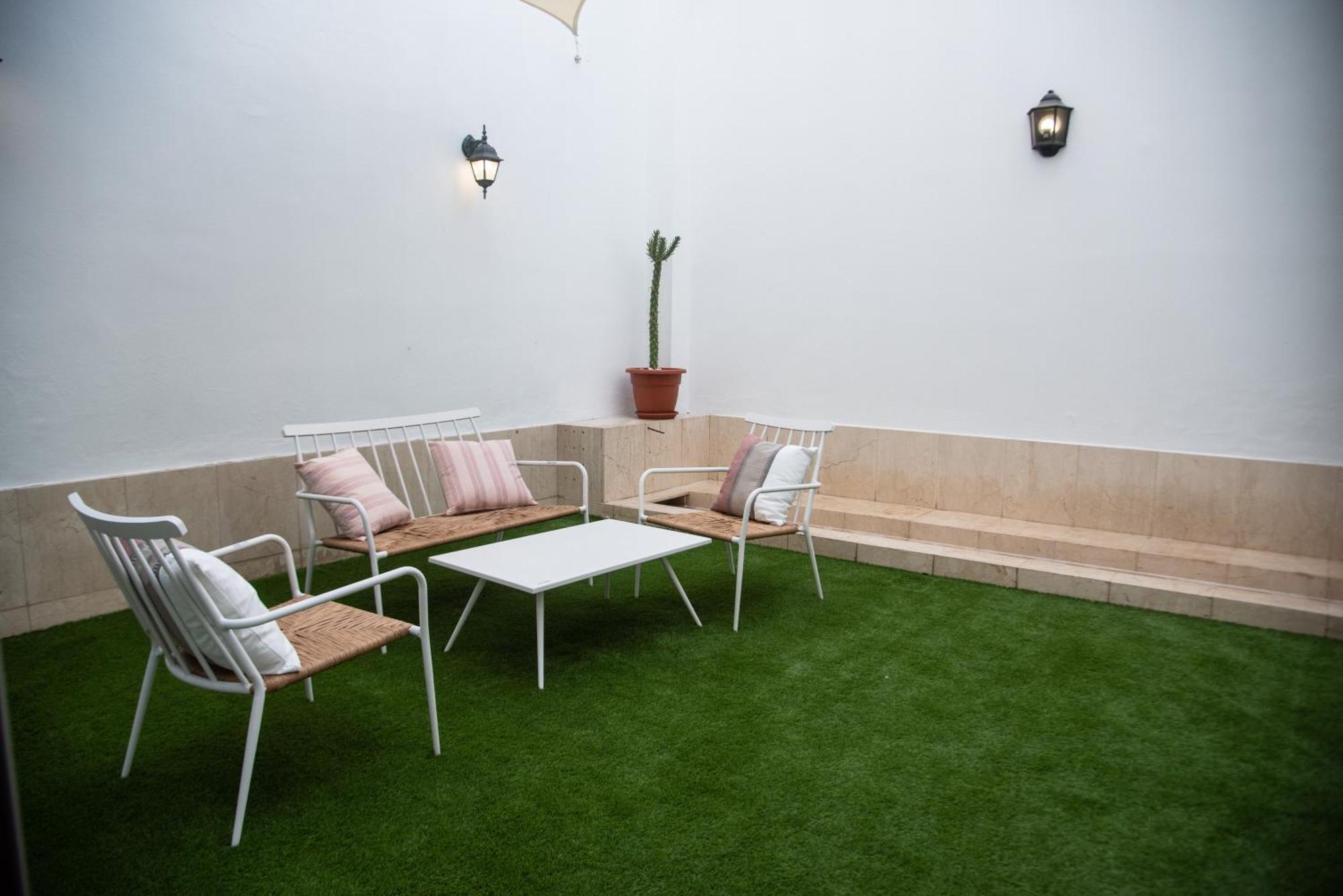 Tentudia Charming Apartments With Private Roof-Top Or Patio In San Bernardo By Ocityzen Севилья Экстерьер фото