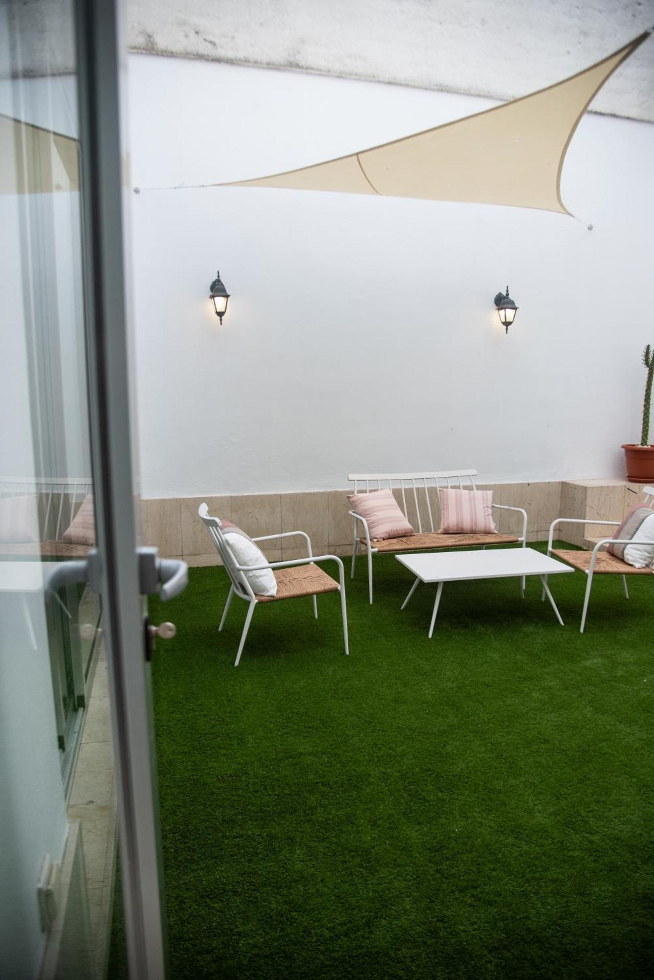 Tentudia Charming Apartments With Private Roof-Top Or Patio In San Bernardo By Ocityzen Севилья Экстерьер фото