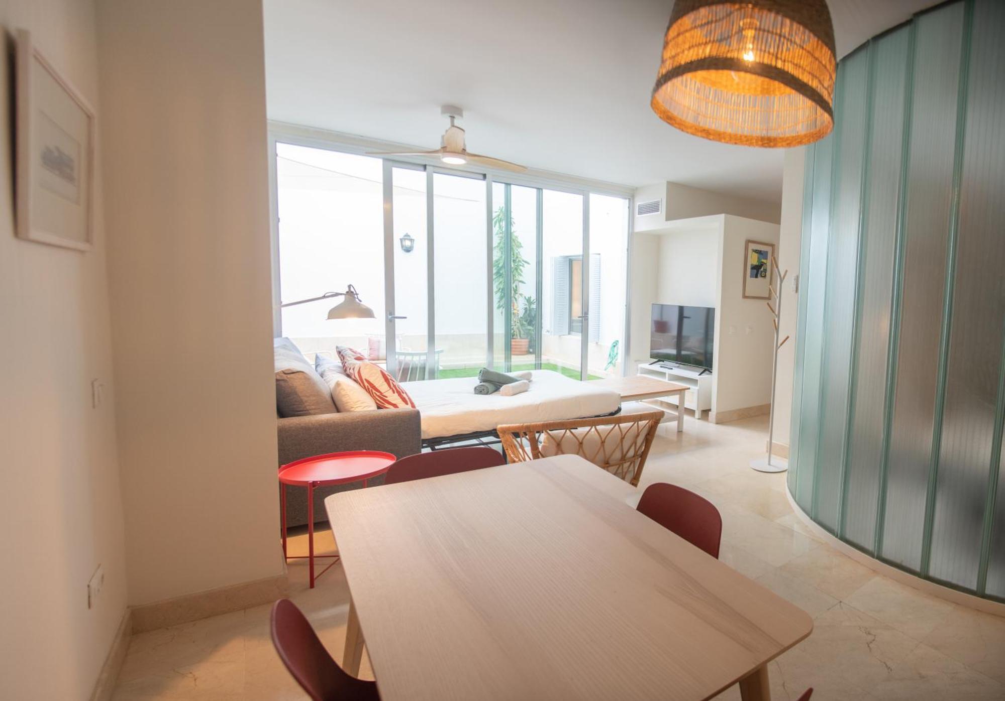 Tentudia Charming Apartments With Private Roof-Top Or Patio In San Bernardo By Ocityzen Севилья Экстерьер фото