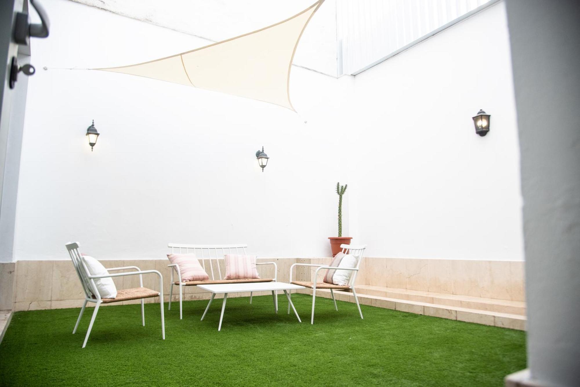 Tentudia Charming Apartments With Private Roof-Top Or Patio In San Bernardo By Ocityzen Севилья Экстерьер фото